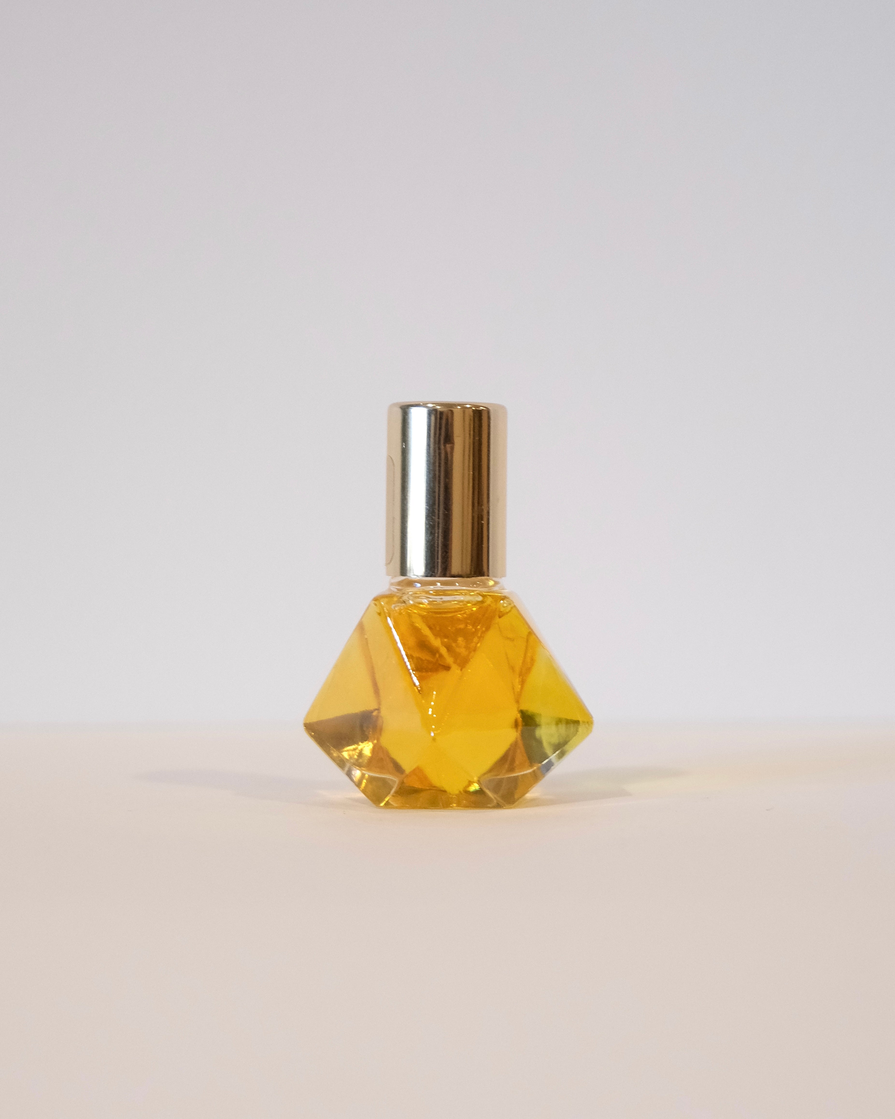 Amara — Vanilla & Agarwood Perfume Oil | Our Best-Selling Arabic Fragrance